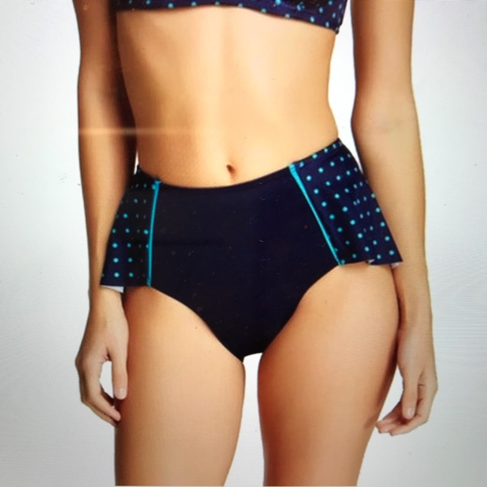 NWT SPANX FLIRTY SWIM SKIRT